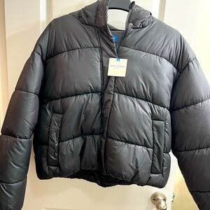 NWT women’s puffer coat